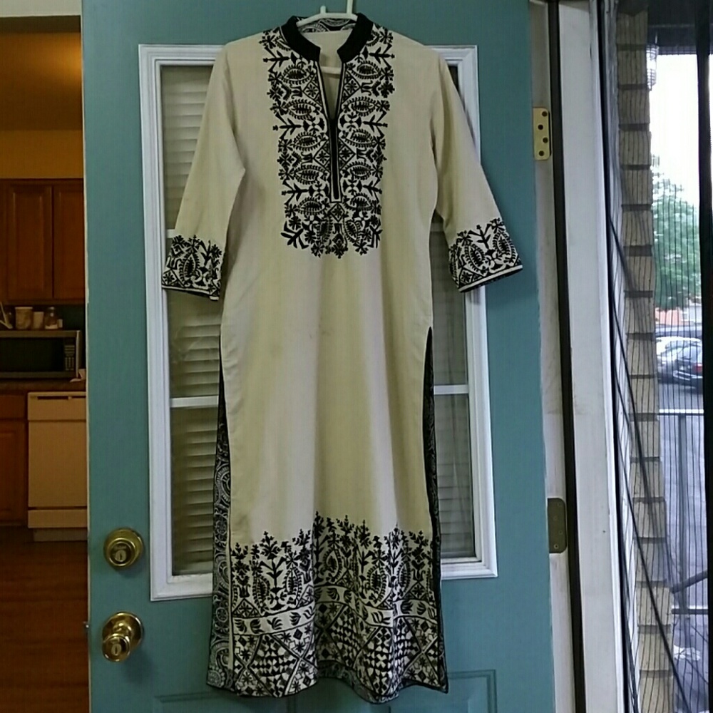 Pakistani Embroidered Kameez